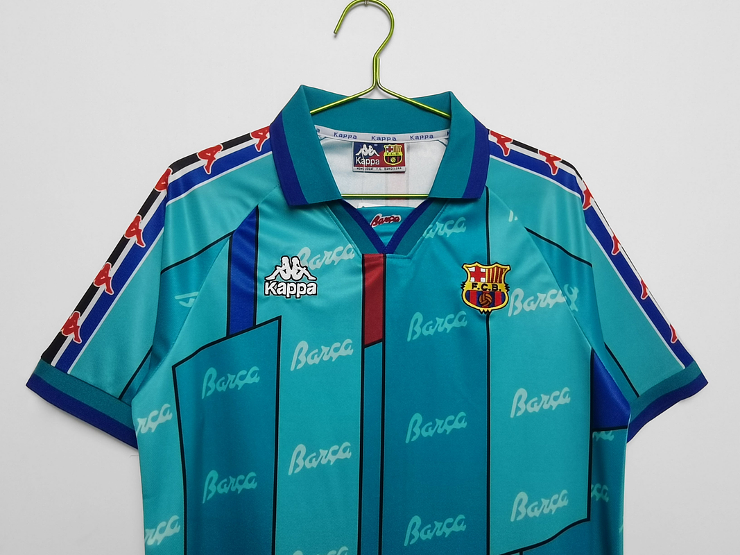 Barcelona 1995/97 (Away Kit) 9