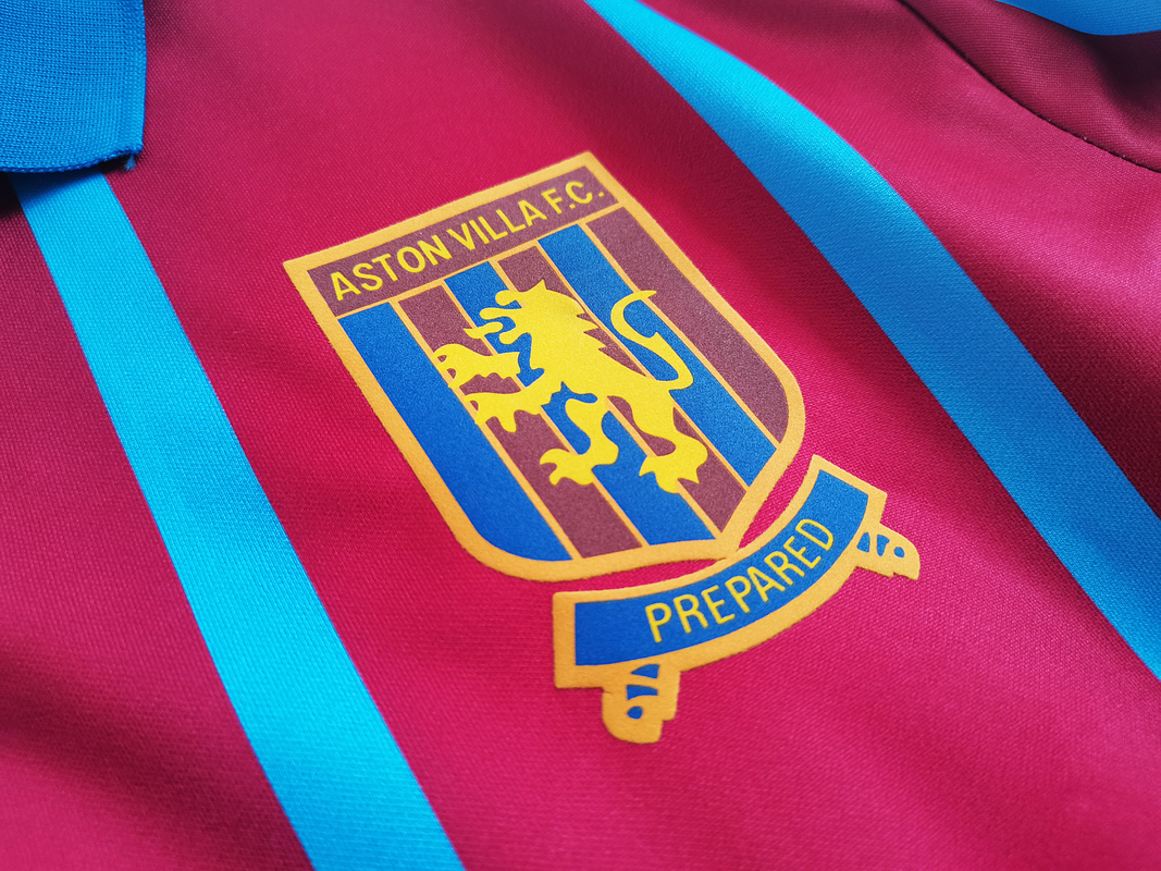 Aston Villa 1993/95 (Home Kit) 9