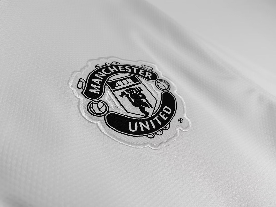 Manchester United 2012/13 (Away Kit) 12