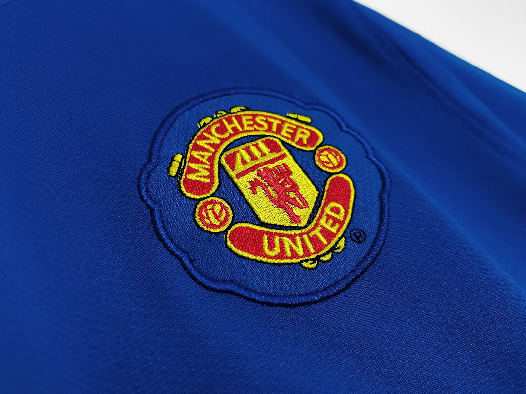 Manchester United 2008/09 (Away Kit) 8