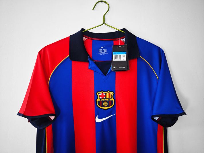 Barcelona 2001/02 (Home Kit) 7