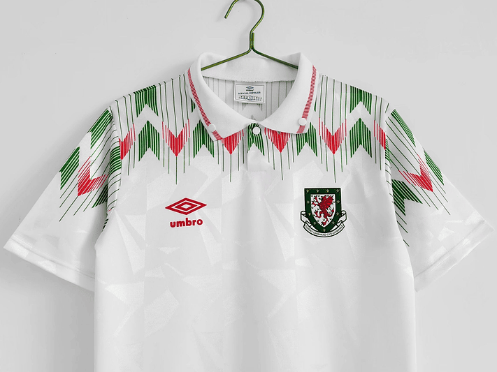 Gales 1990/92 (Away Kit) 2