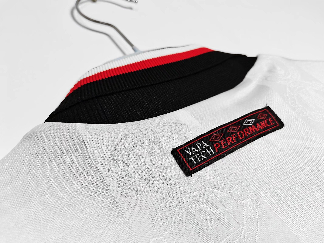 Manchester United 1998/99 (Away Kit - Long Sleeve) 3