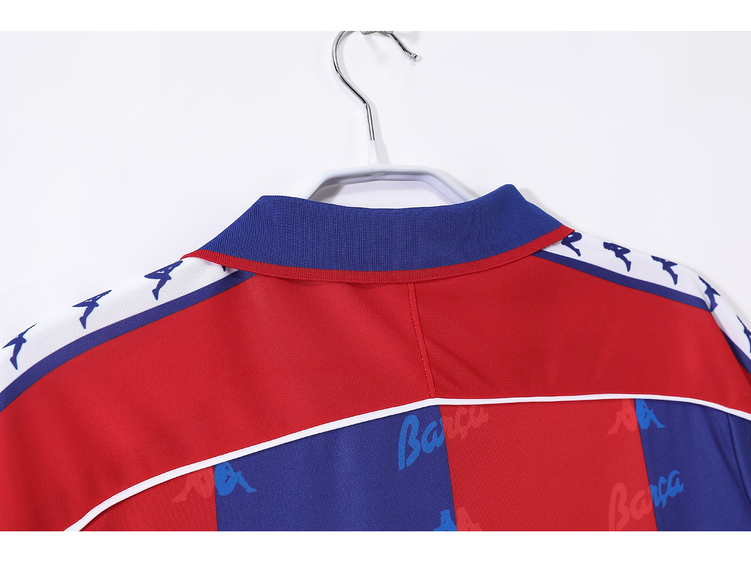 Barcelona 1992/95 (Home Kit) 3