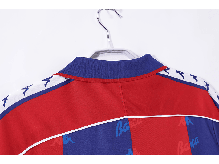Barcelona 1992/95 (Home Kit) 3