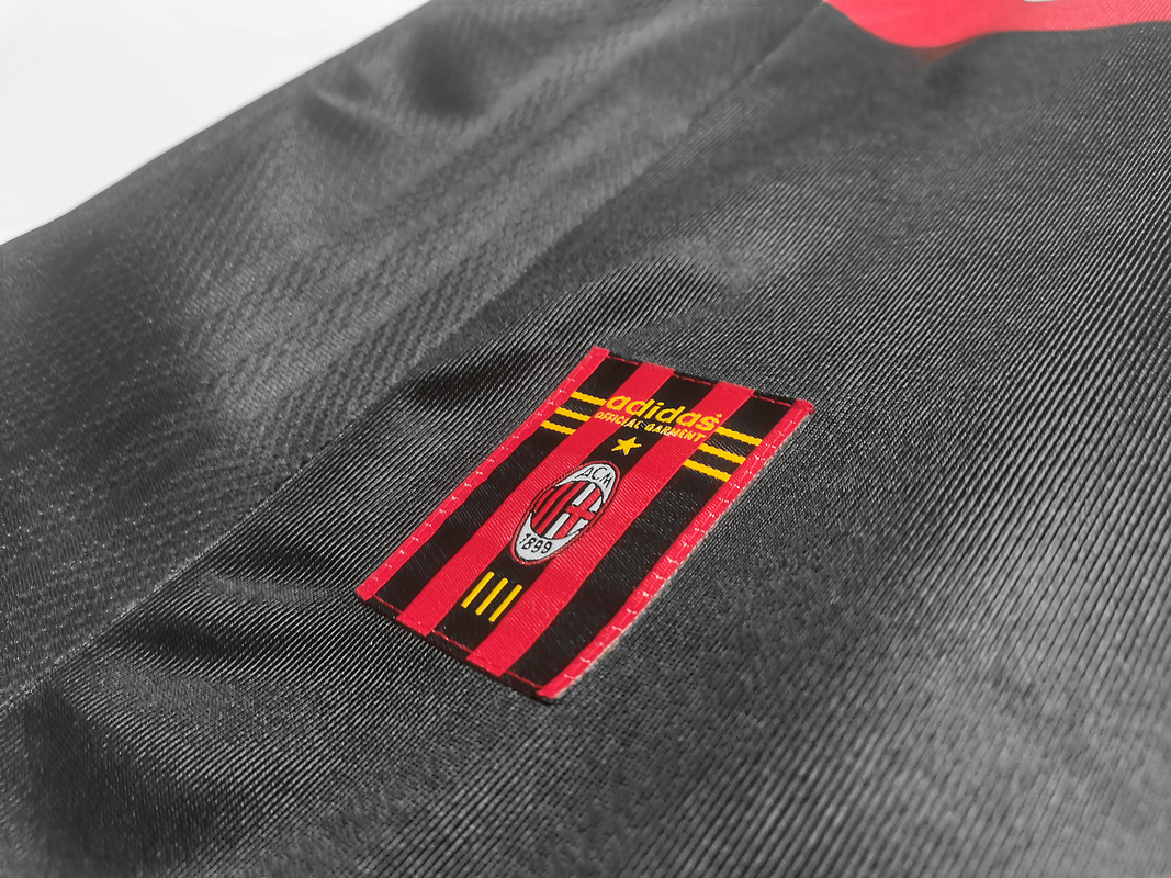 AC Milan 1998/99 (Away Kit) 5