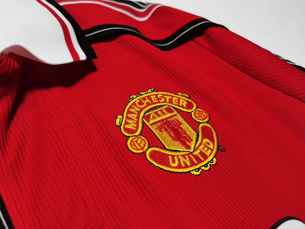 Manchester United 1998/99 (Home Kit - Long Sleeve) 6