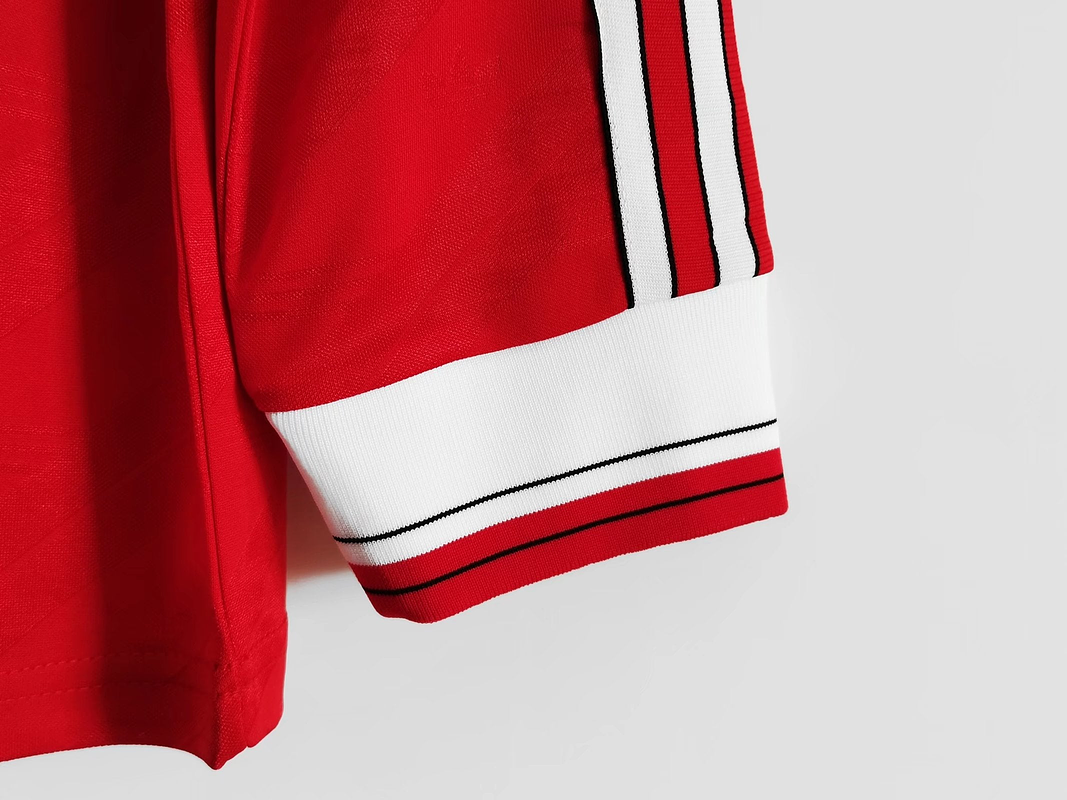 Manchester United 1986/88 (Home Kit - Long Sleeve) 4
