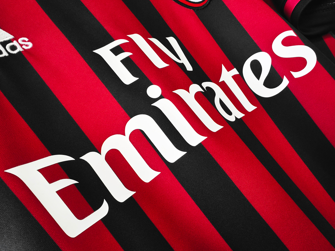 AC Milan 2016/17 (Home Kit) 9