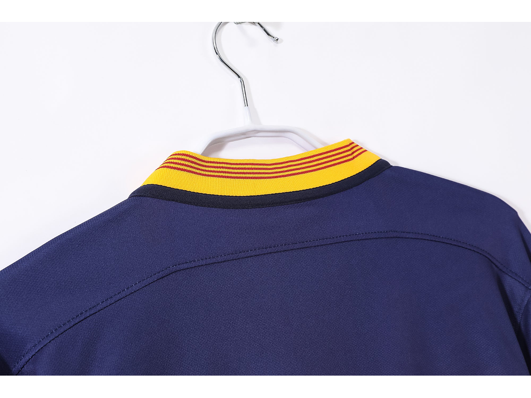 Barcelona 2015/16 (Home Kit - Long Sleeve) 5