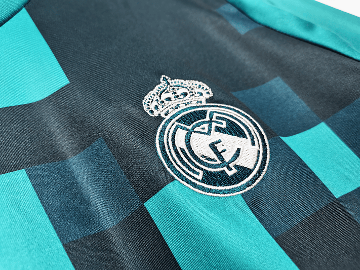 Real Madrid 2017/18 (Third Kit – Long Sleeve) 6