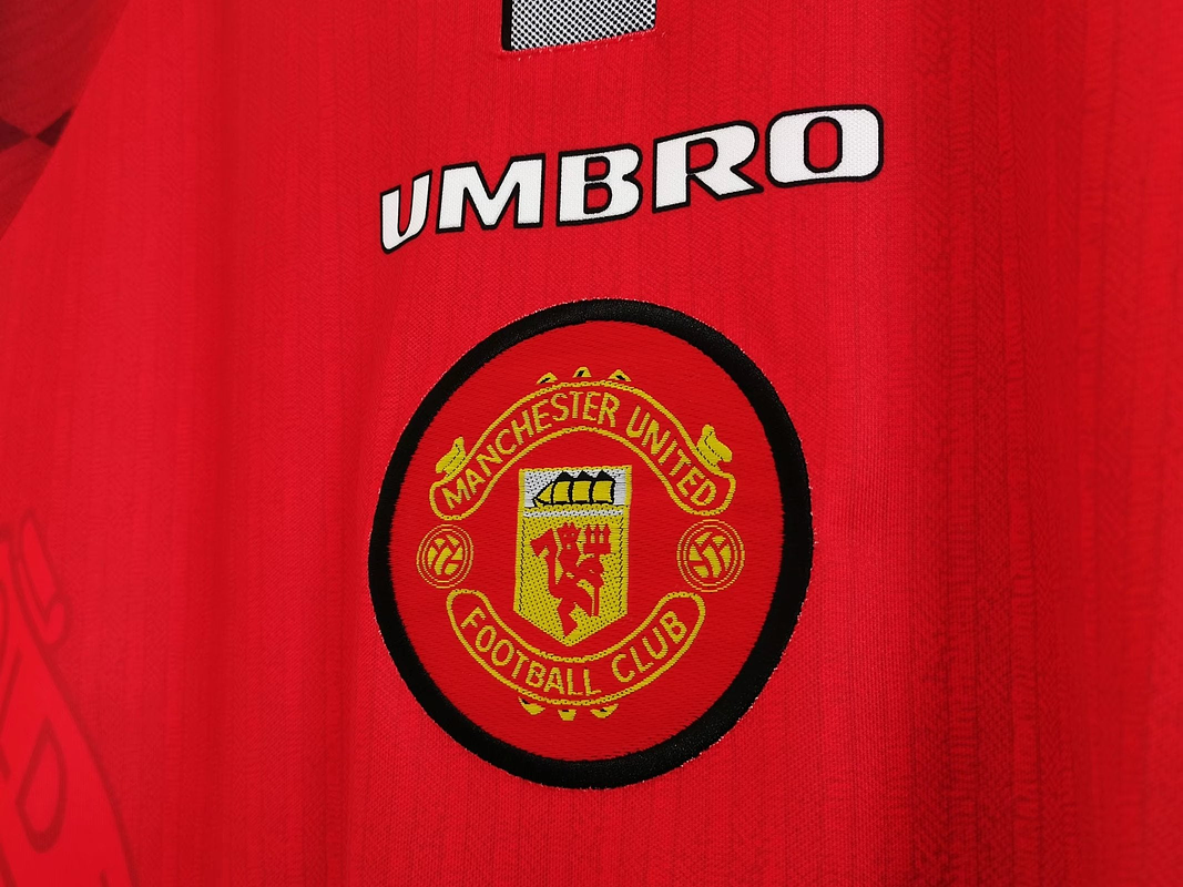 Manchester United 1996/97 (Home Kit - Long Sleeve) 2