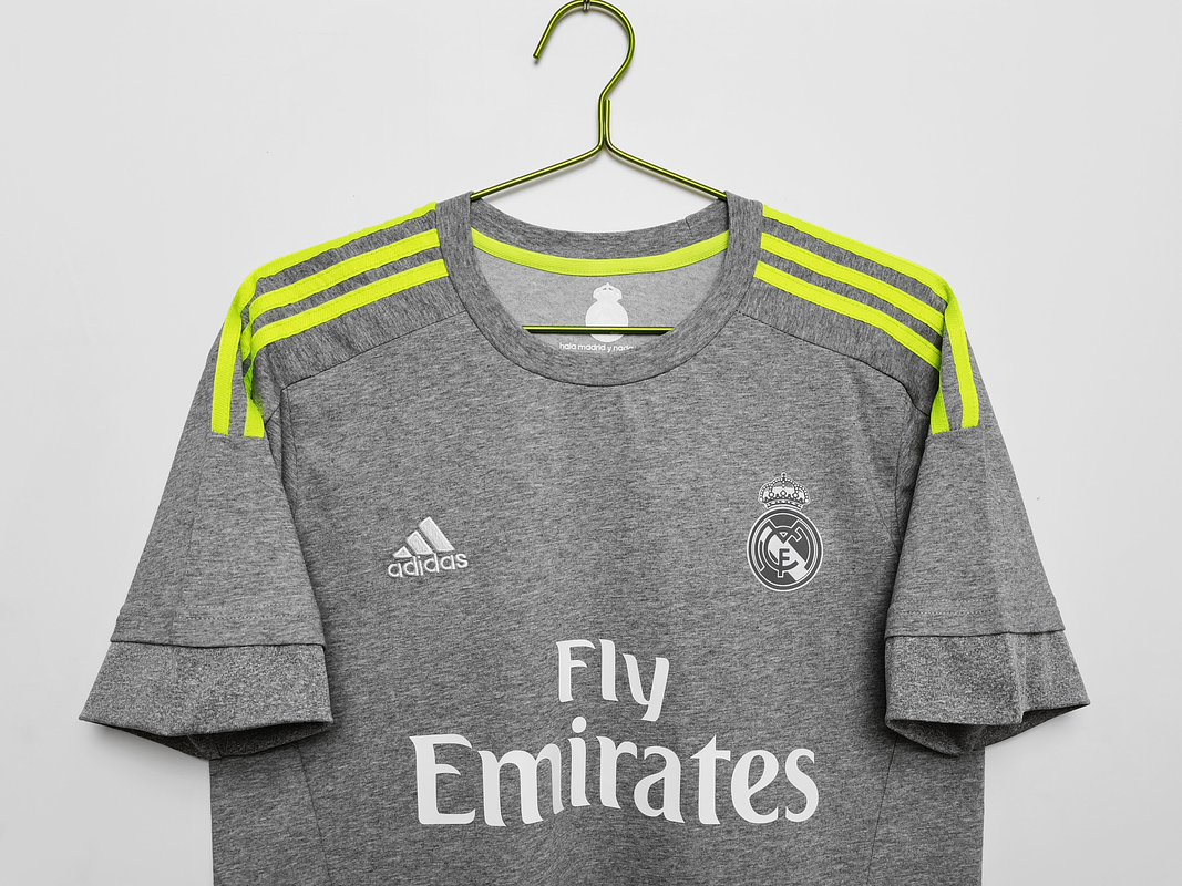 Real Madrid 2015/16 (Away Kit) 5