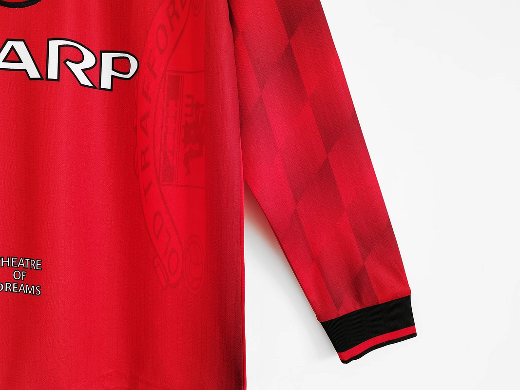 Manchester United 1996/97 (Home Kit - Long Sleeve) 6