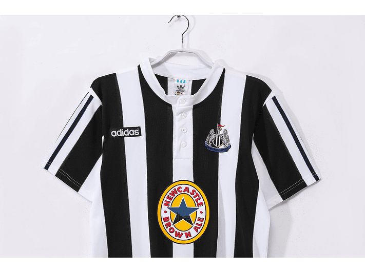 New Castle 1995/97 (Home Kit) 2