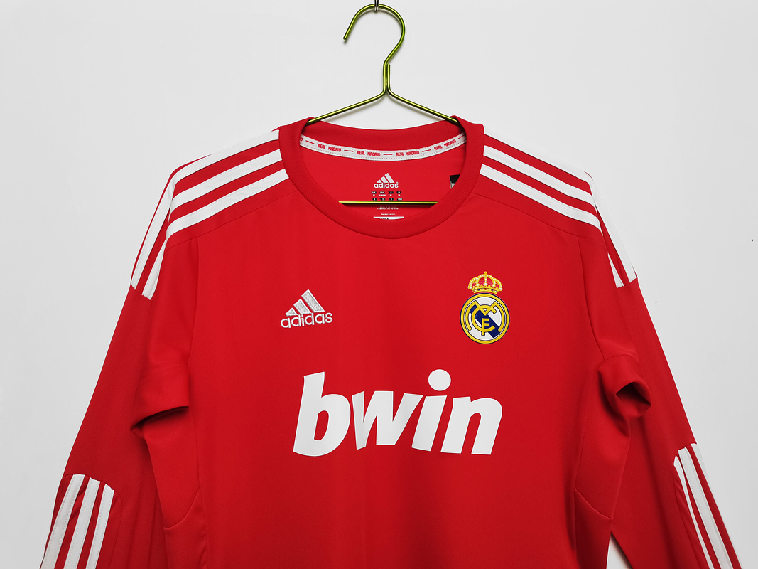 Real Madrid 2011/12 (Third Kit – Long Sleeve) 2