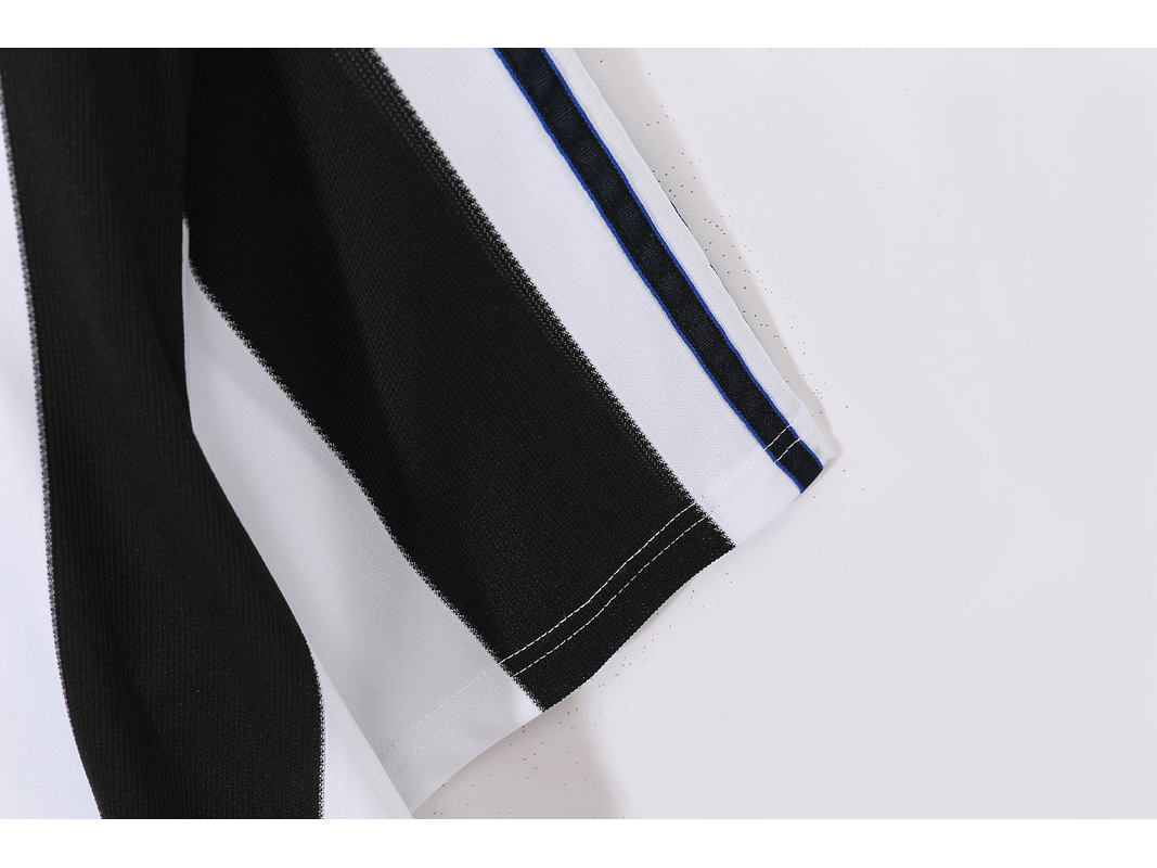 New Castle 1995/97 (Home Kit) 3