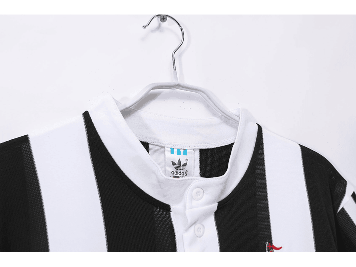 New Castle 1995/97 (Home Kit) 6