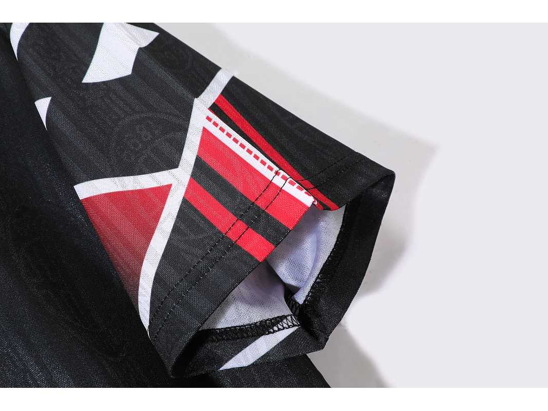 AC Milan 1997/98 (Third Kit - Black) 6