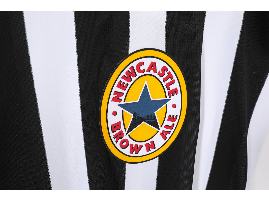 New Castle 1995/97 (Home Kit) 8