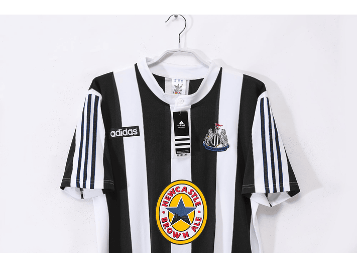 New Castle 1995/97 (Home Kit) 10