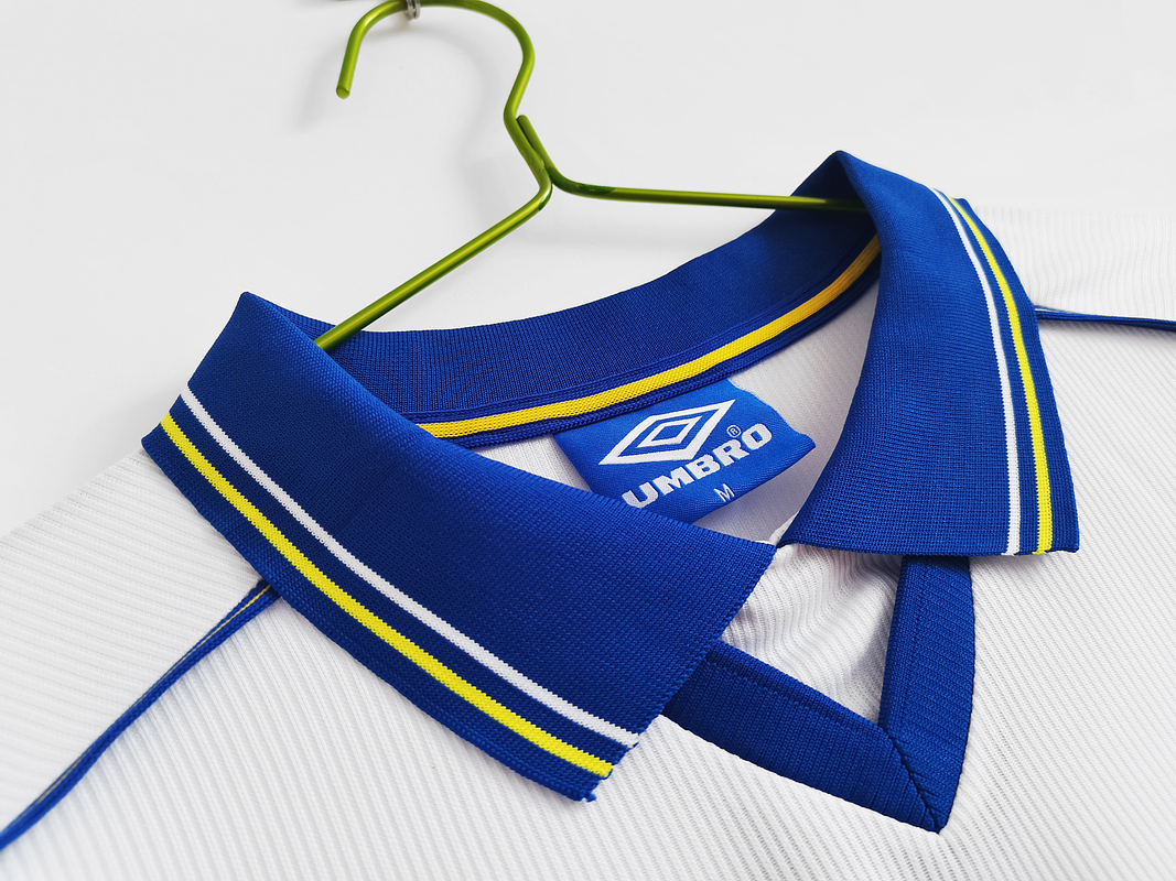 Chelsea 1998/00 (Away Kit) 4