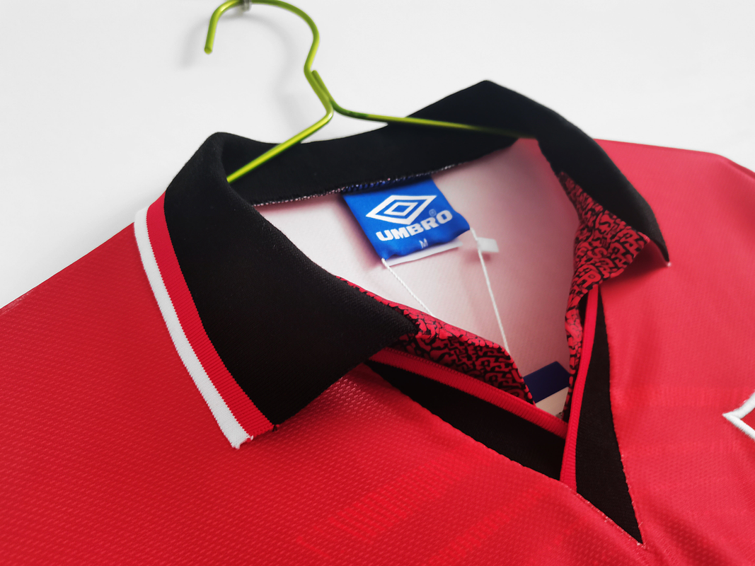 Manchester United 1994/96 (Home Kit  - Long Sleeve) 4