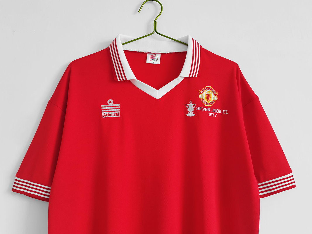 Manchester United 1982/83 (Home Kit) 2