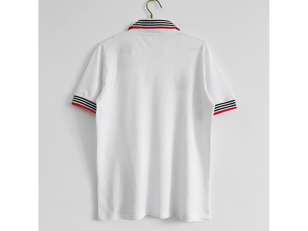 Manchester United 1982/83 (Away Kit) 2