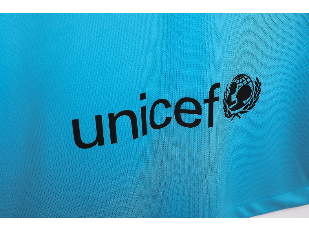 Barcelona 2015/16 (Third Kit) 12