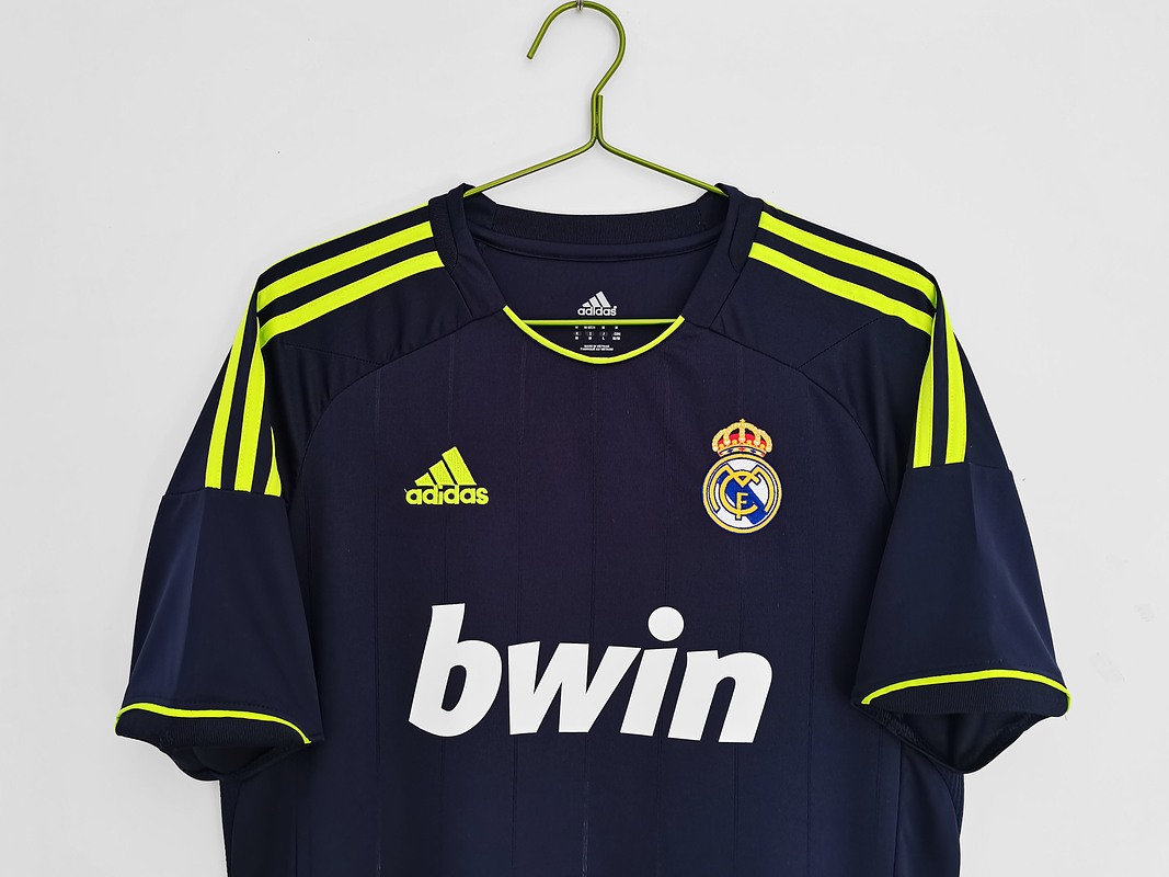 Real Madrid 2012/13 (Away Kit) 10