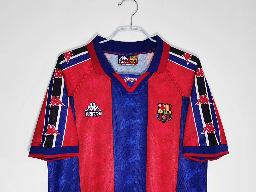Barcelona 1995/97 (Home Kit) 5