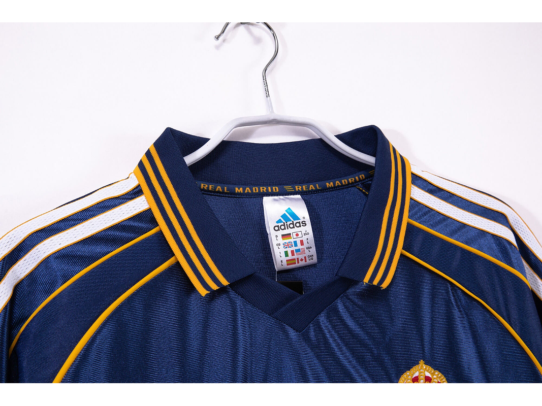 Real Madrid 1998/00 (Away Kit) 5