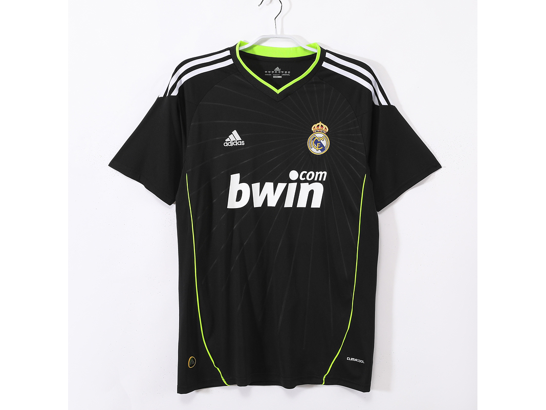 Real Madrid 2010/11 (Away Kit) 1