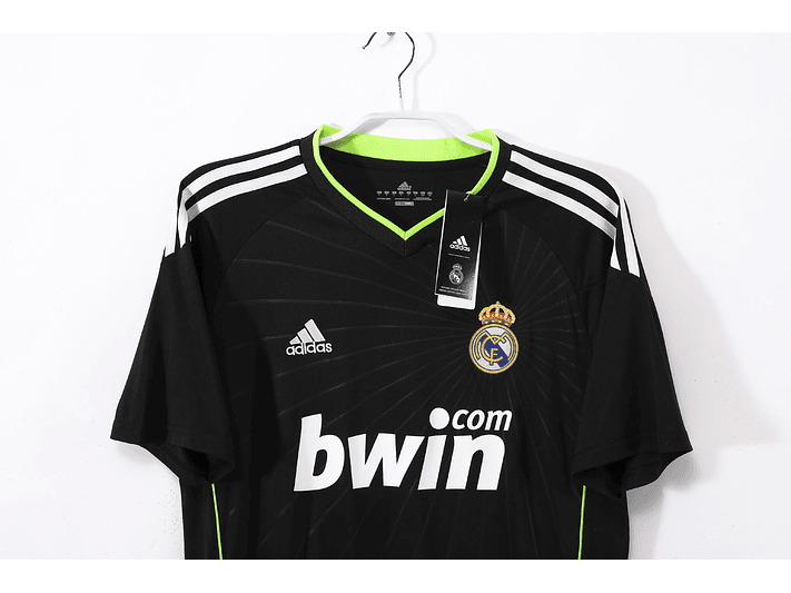 Real Madrid 2010/11 (Away Kit) 6