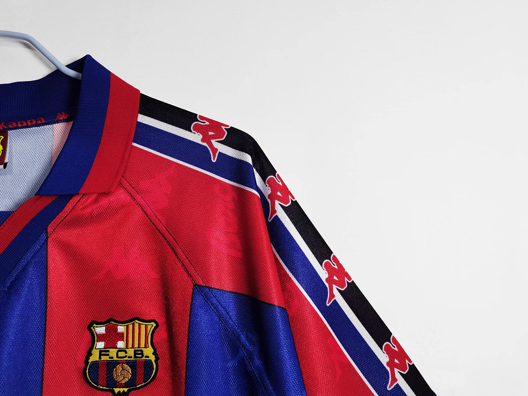 Barcelona 1995/97 (Home Kit) 11