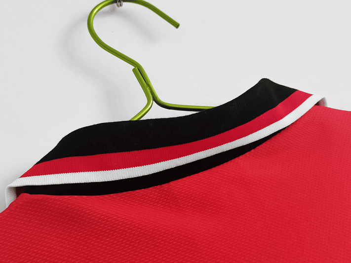 Manchester United 1994/96 (Home Kit) 6