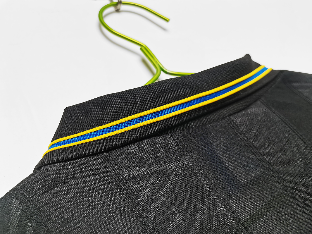 Manchester United 1993/94 (Away Kit - Long Sleeve) 3