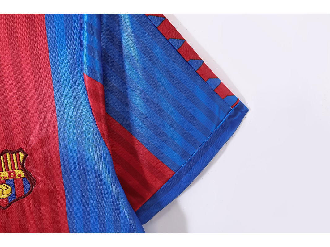 Barcelona 1989/92 (Home Kit) 4