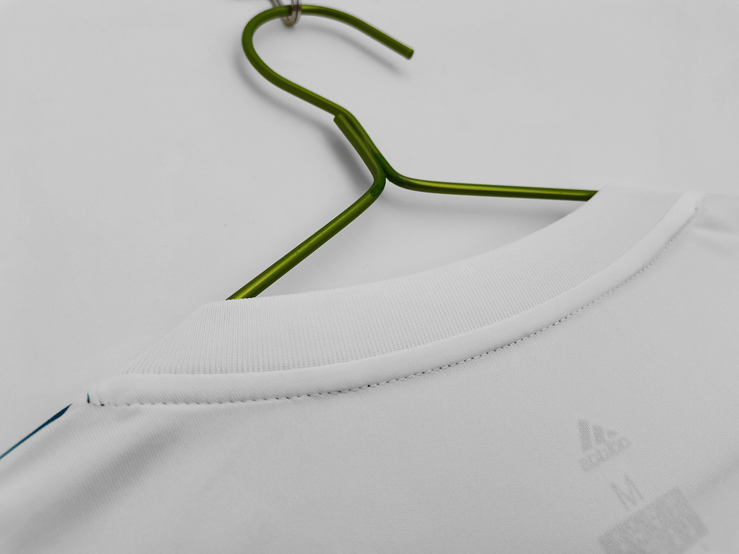 Real Madrid 2017/18 (Home Kit – Long Sleeve) 4