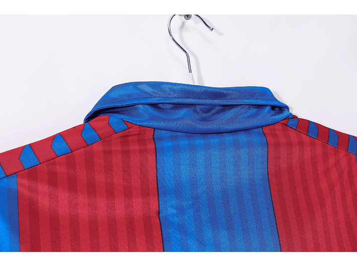 Barcelona 1989/92 (Home Kit) 6