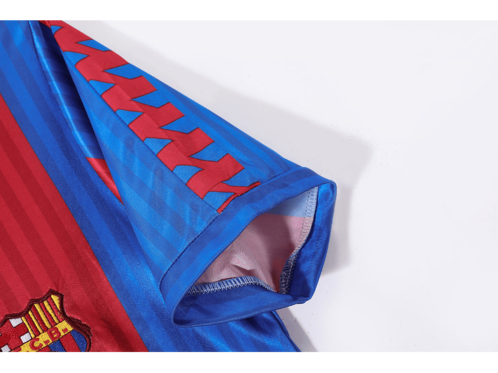 Barcelona 1989/92 (Home Kit) 8