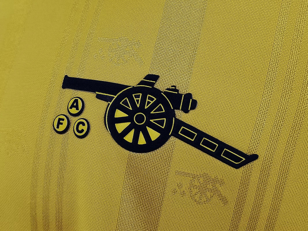 Arsenal 1986/88 (Away Kit) 5