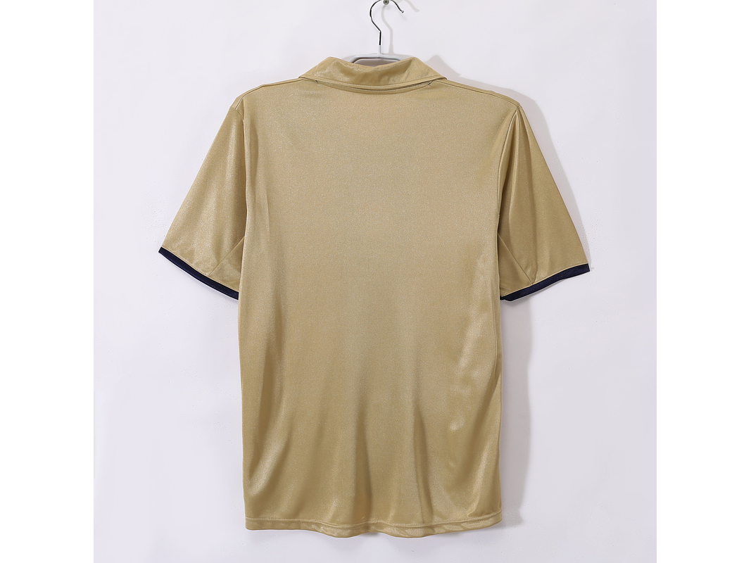 Barcelona 2001/02 (Away Kit) 4