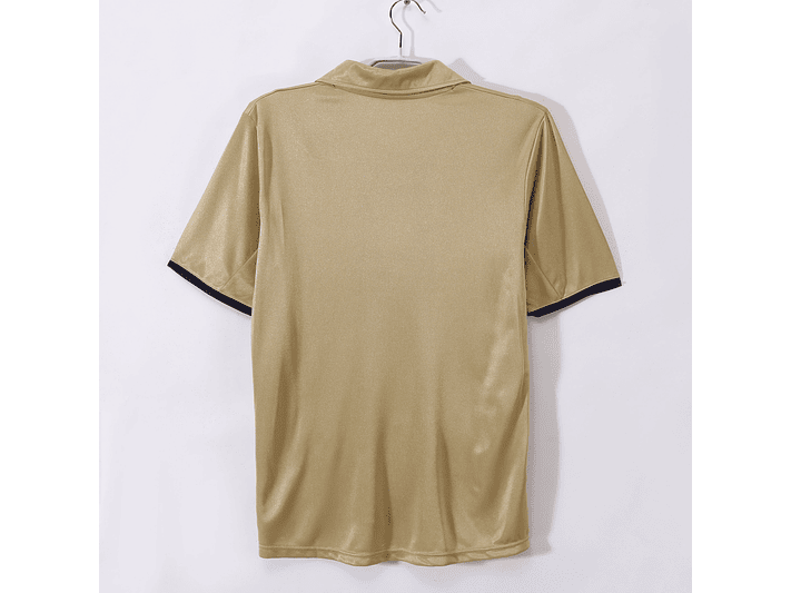 Barcelona 2001/02 (Away Kit) 4