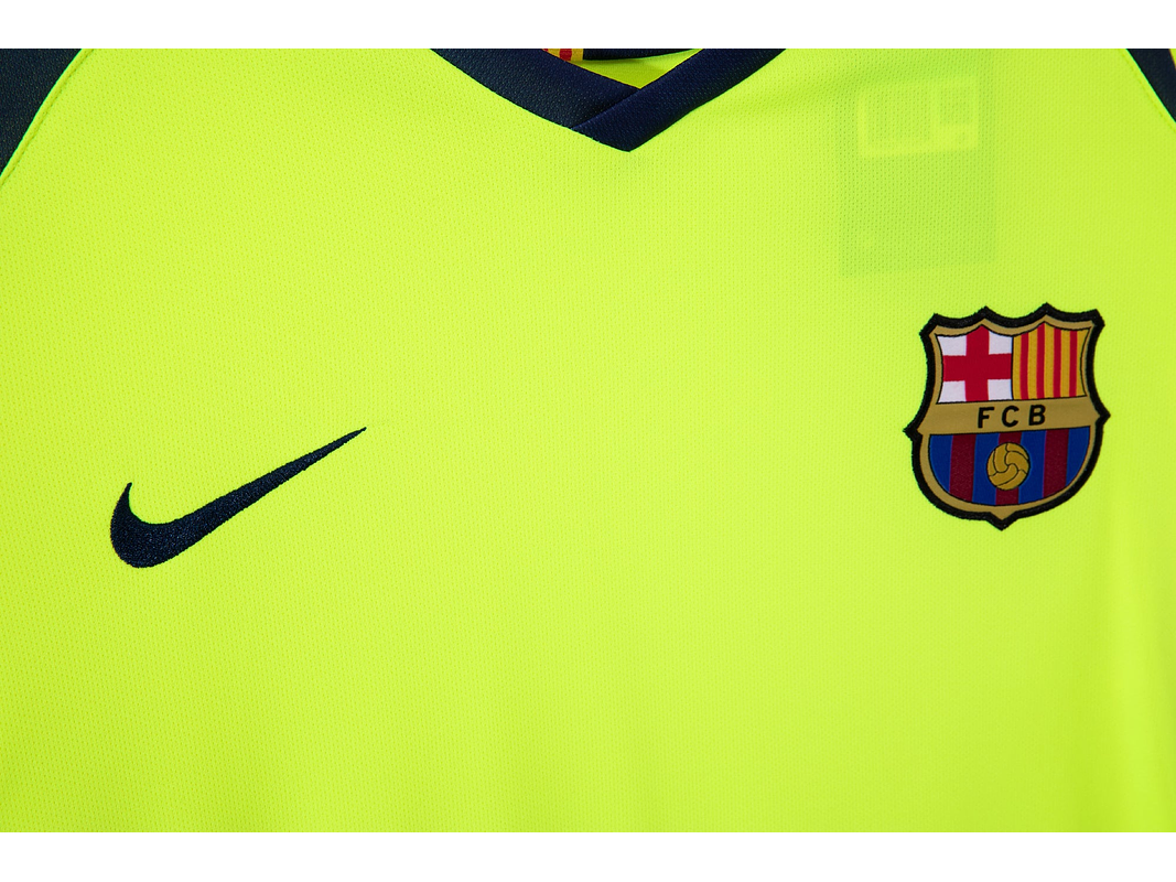 Barcelona 2005/06 (Third Kit) 5