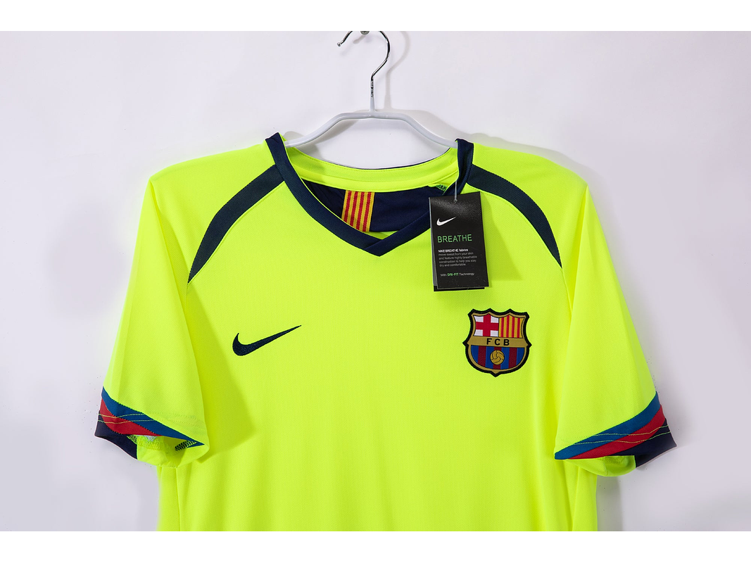Barcelona 2005/06 (Third Kit) 6