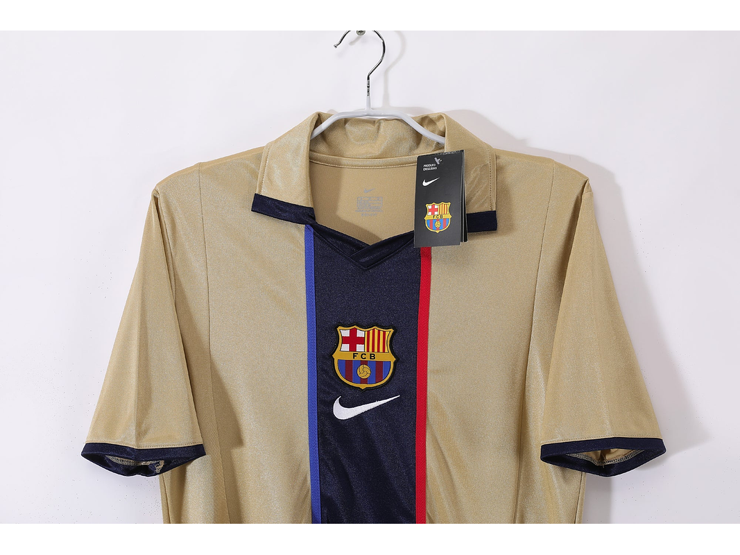 Barcelona 2001/02 (Away Kit) 9