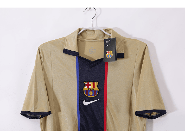 Barcelona 2001/02 (Away Kit) 9