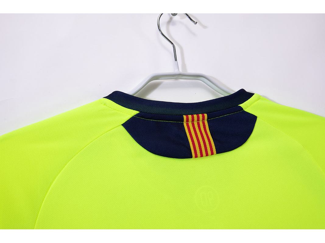 Barcelona 2005/06 (Third Kit) 8